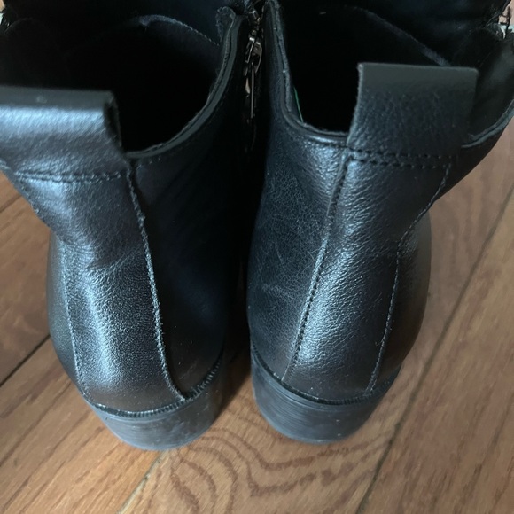 Cougar Waterproof Black Booties - Picture 6 of 12